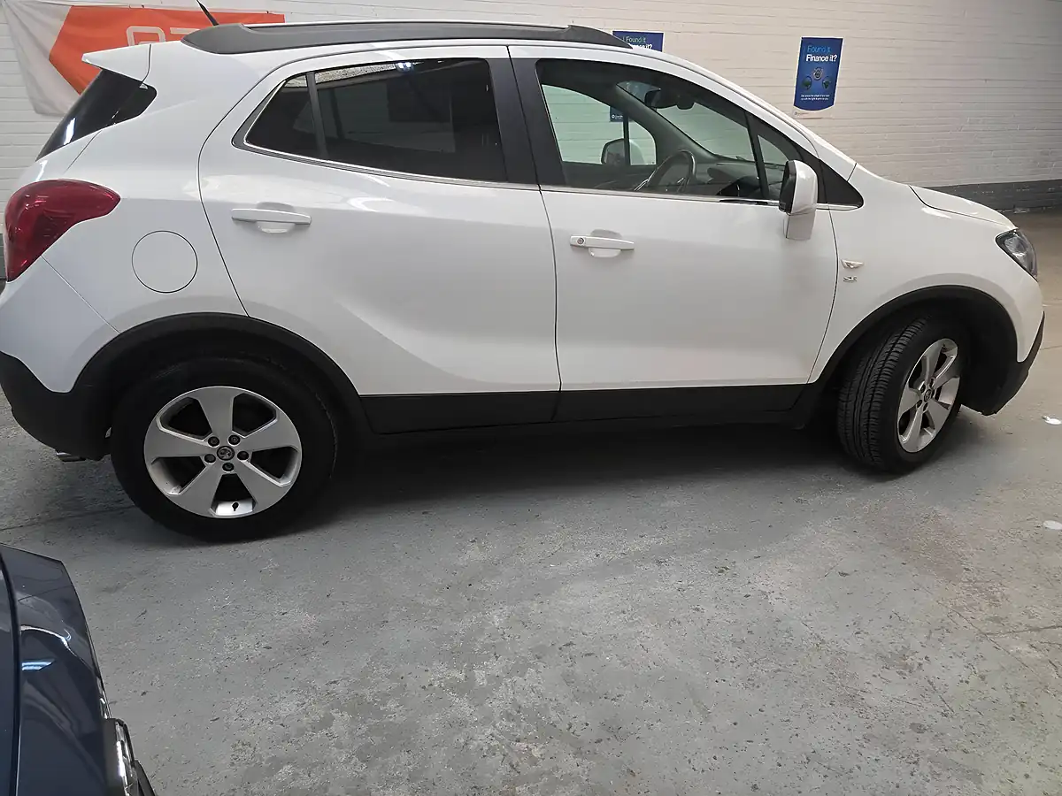 Used 2015 Vauxhall Mokka Se White - Interior and Exterior details 15