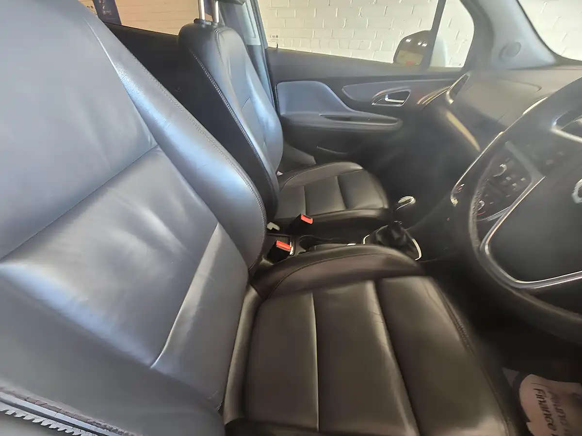 Used 2015 Vauxhall Mokka Se White - Interior and Exterior details 7