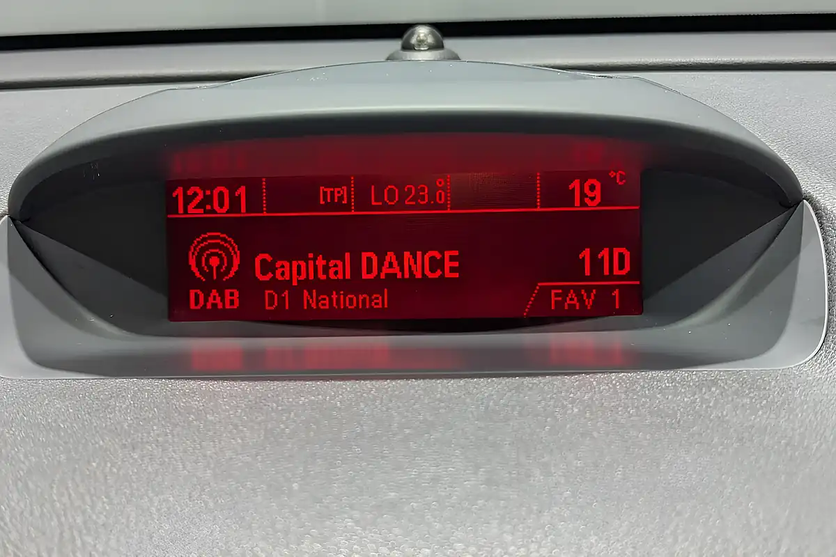 Used 2015 Vauxhall Mokka Se White - Interior and Exterior details 12