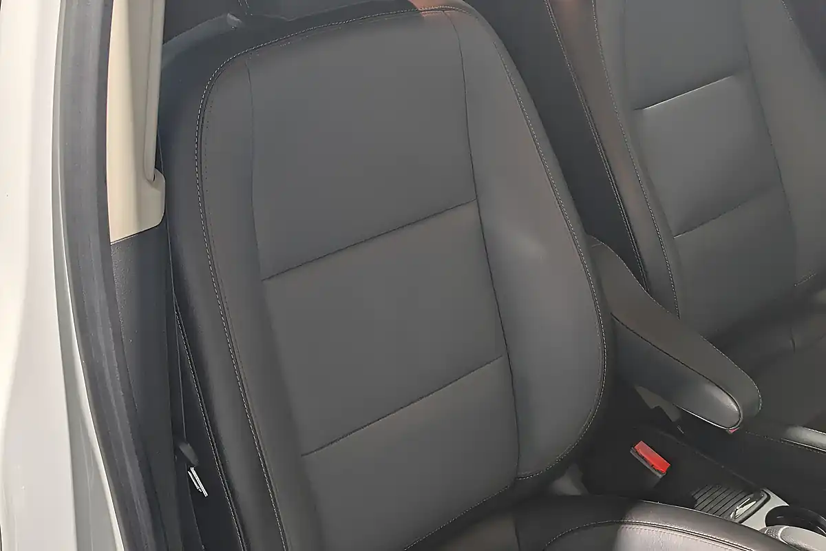 Used 2015 Vauxhall Mokka Se White - Interior and Exterior details 16