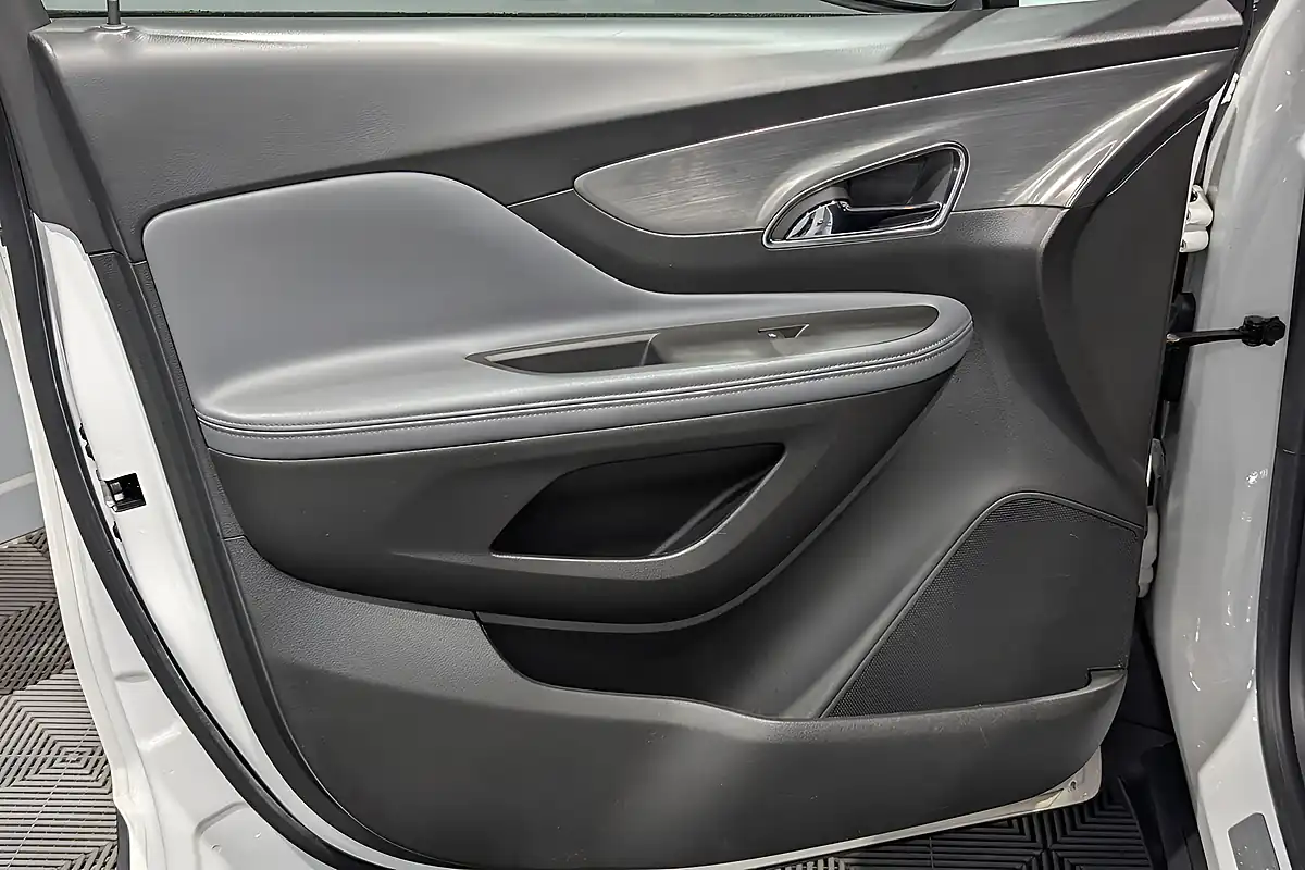 Used 2015 Vauxhall Mokka Se White - Interior and Exterior details 19