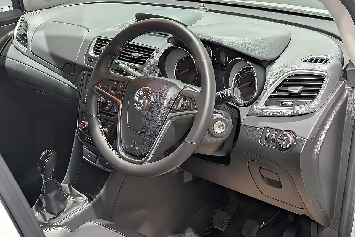 Used 2015 Vauxhall Mokka Se White - Interior and Exterior details 2