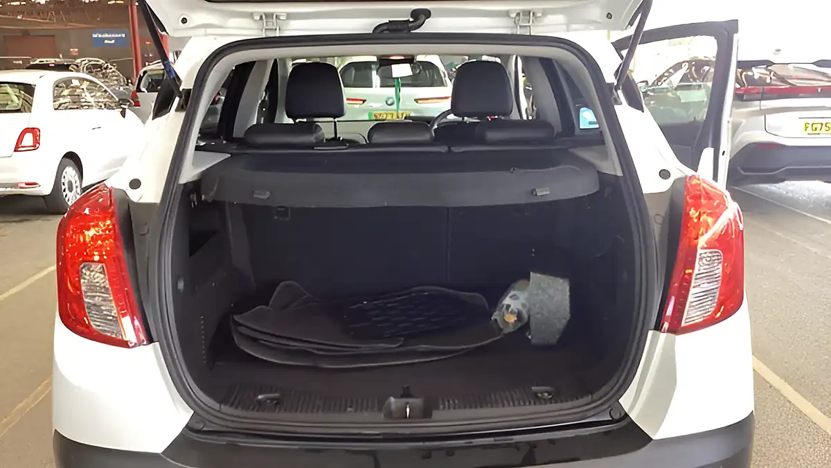 Used 2015 Vauxhall Mokka Se White - Interior and Exterior details 10