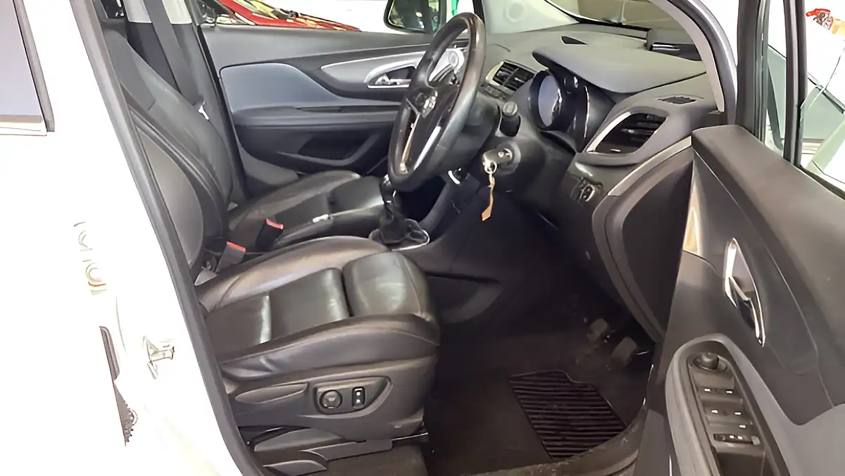 Used 2015 Vauxhall Mokka Se White - Interior and Exterior details 5