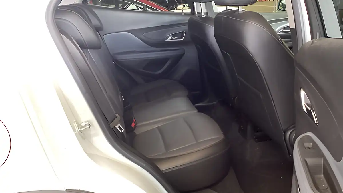 Used 2015 Vauxhall Mokka Se White - Interior and Exterior details 6