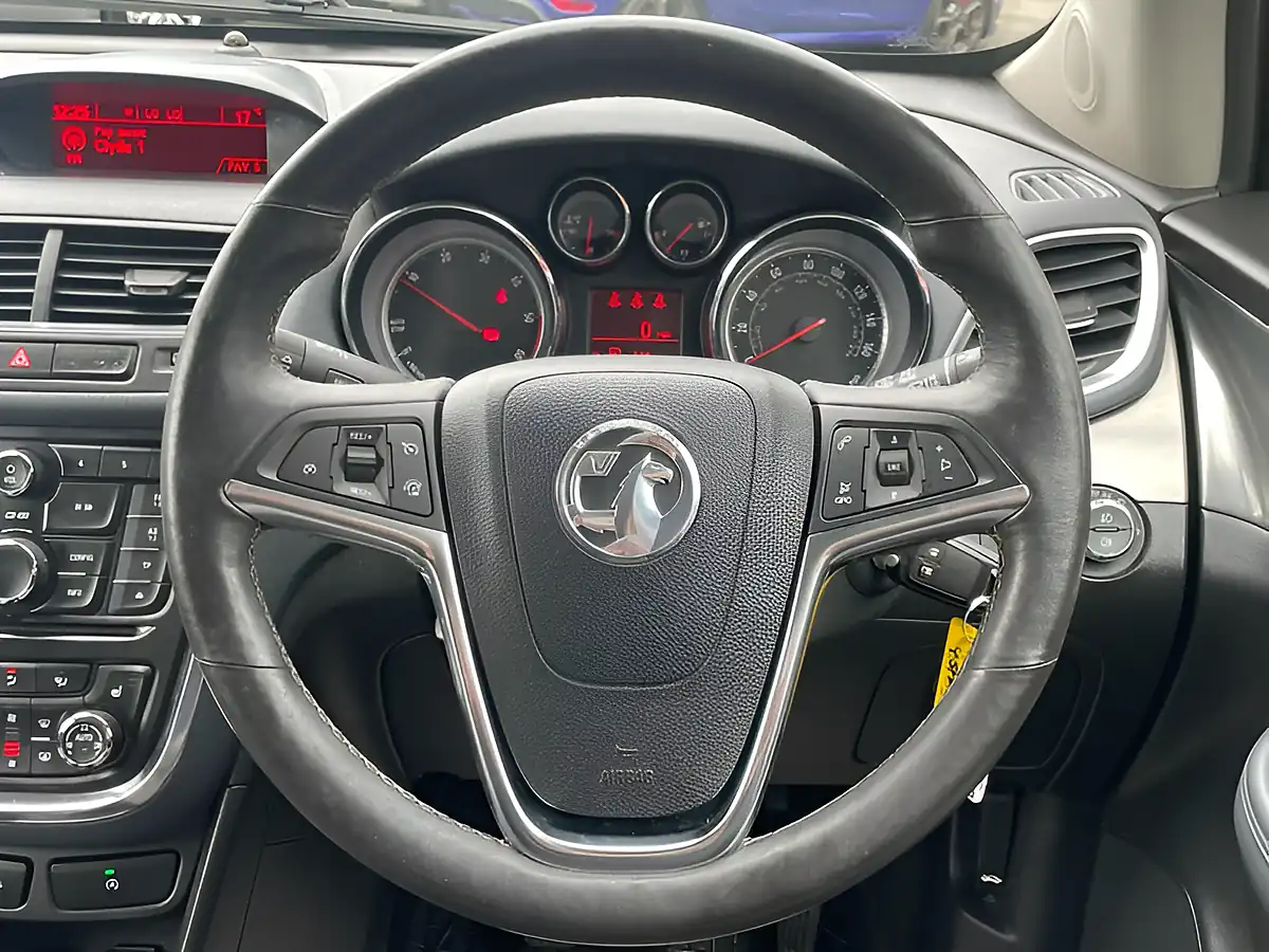 Used 2015 Vauxhall Mokka Se White - Interior and Exterior details 19