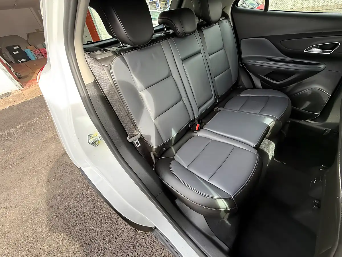 Used 2015 Vauxhall Mokka Se White - Interior and Exterior details 11