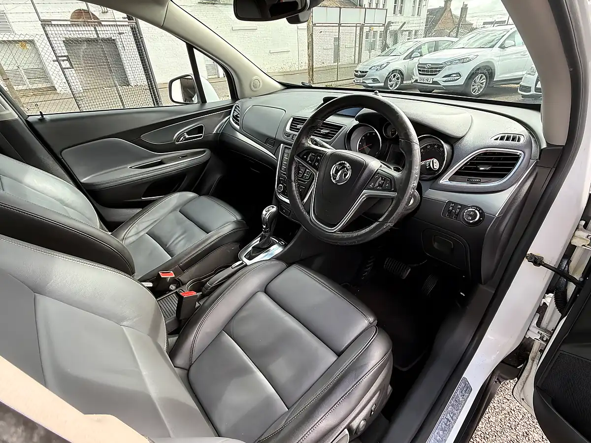 Used 2015 Vauxhall Mokka Se White - Interior and Exterior details 9