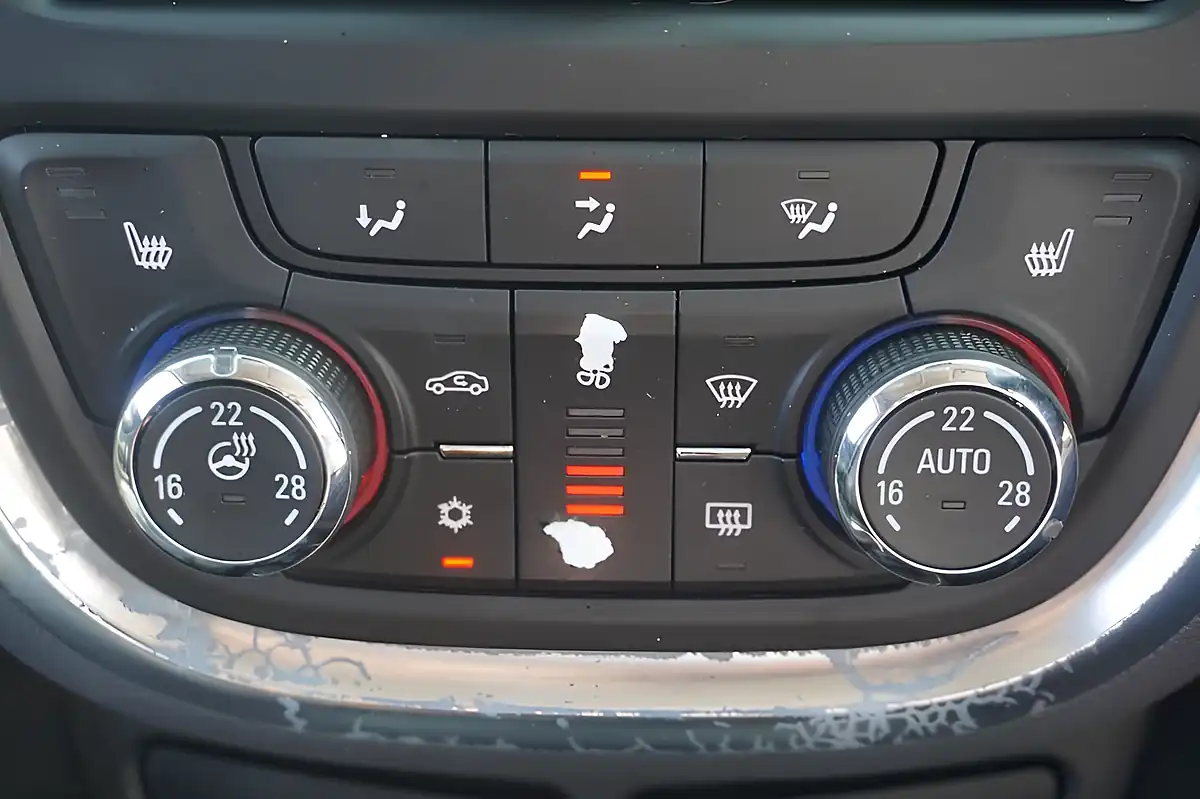 Used 2015 Vauxhall Mokka Se White - Interior and Exterior details 17