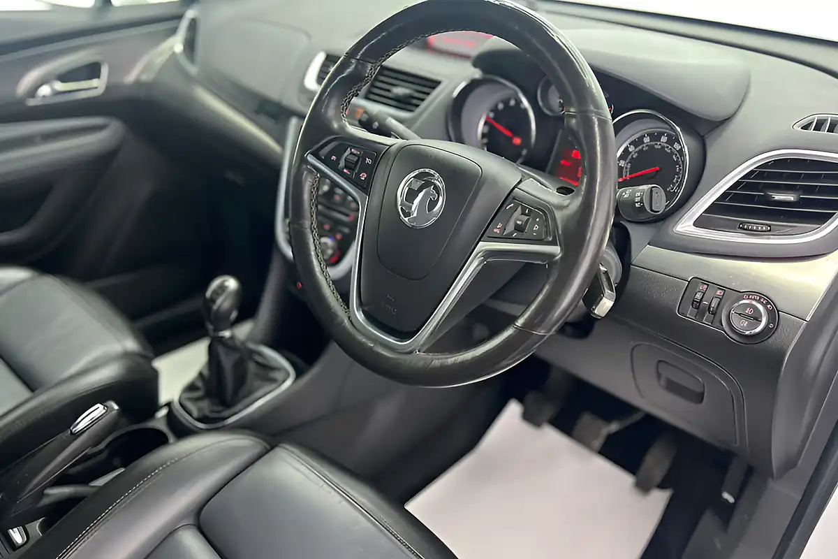Used 2015 Vauxhall Mokka Se White - Interior and Exterior details 14