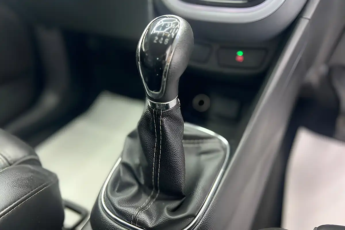Used 2015 Vauxhall Mokka Se White - Interior and Exterior details 17