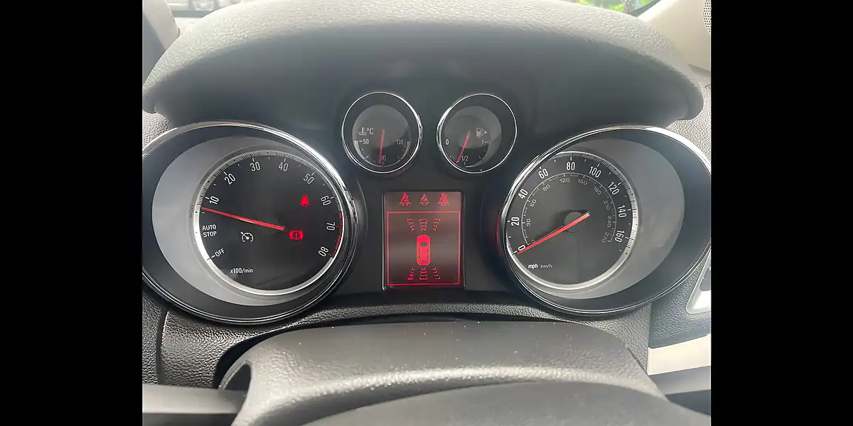 Used 2015 Vauxhall Mokka Tech Line Black - Interior and Exterior details 17