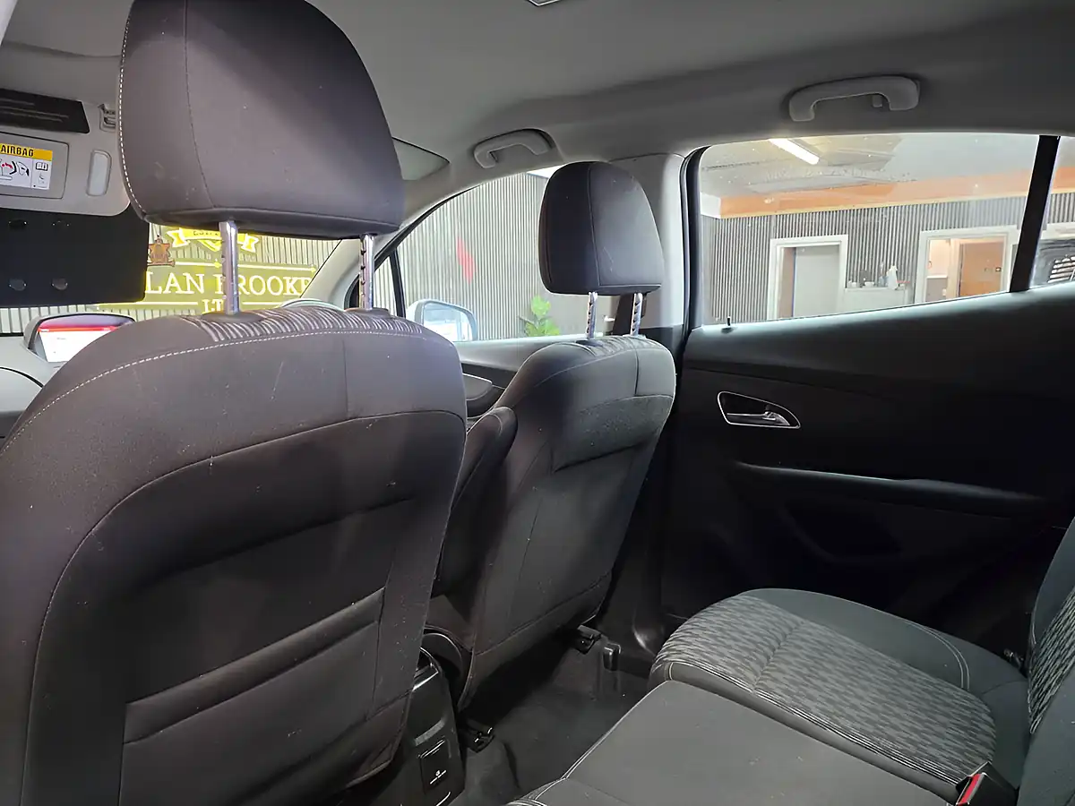 Used 2015 Vauxhall Mokka Tech Line Silver - Interior and Exterior details 10