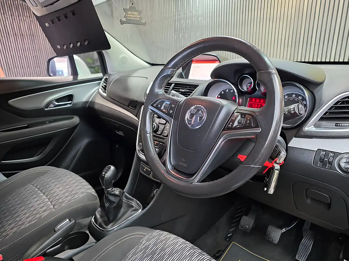 Used 2015 Vauxhall Mokka Tech Line Silver - Interior and Exterior details 13