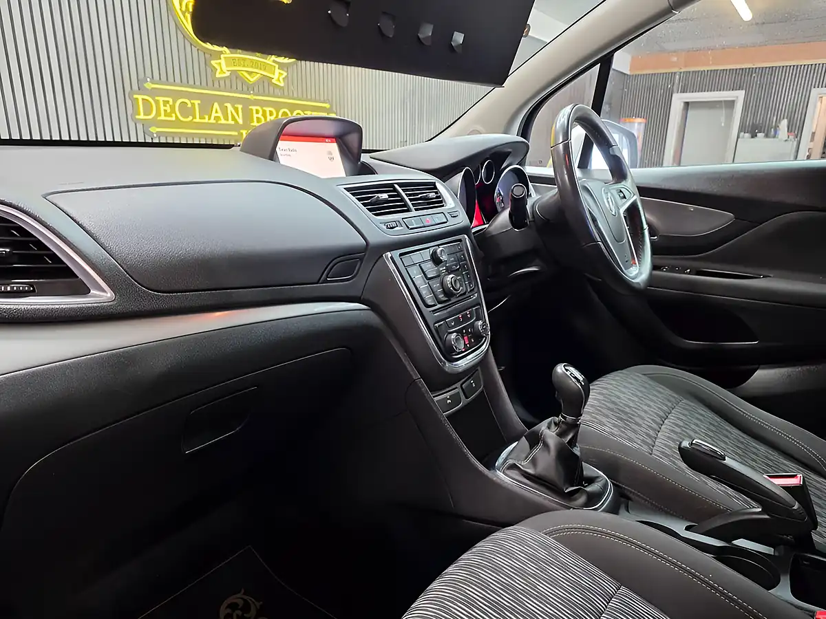 Used 2015 Vauxhall Mokka Tech Line Silver - Interior and Exterior details 9