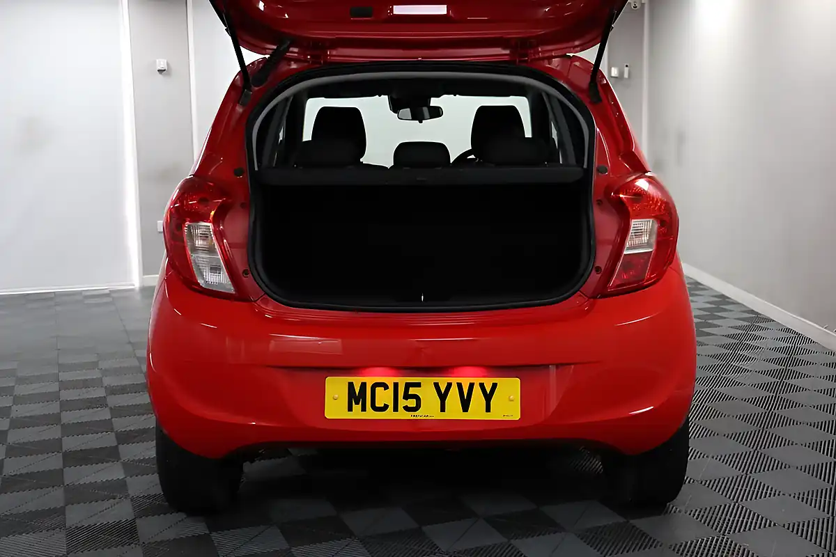 Used 2015 Vauxhall Viva Se Ac Red - Interior and Exterior details 12