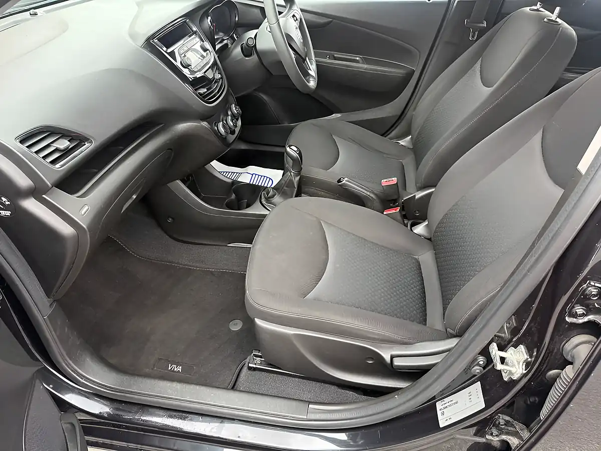 Used 2015 Vauxhall Viva Se Black - Interior and Exterior details 10