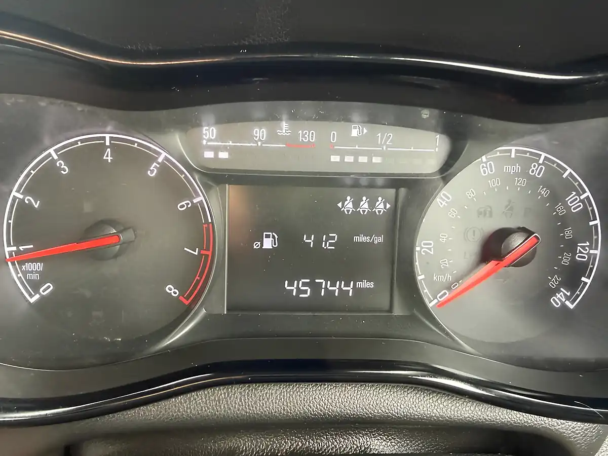 Used 2015 Vauxhall Viva Se Black - Interior and Exterior details 16