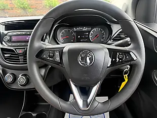 Used 2015 Vauxhall Viva Se Black - Interior and Exterior details 17
