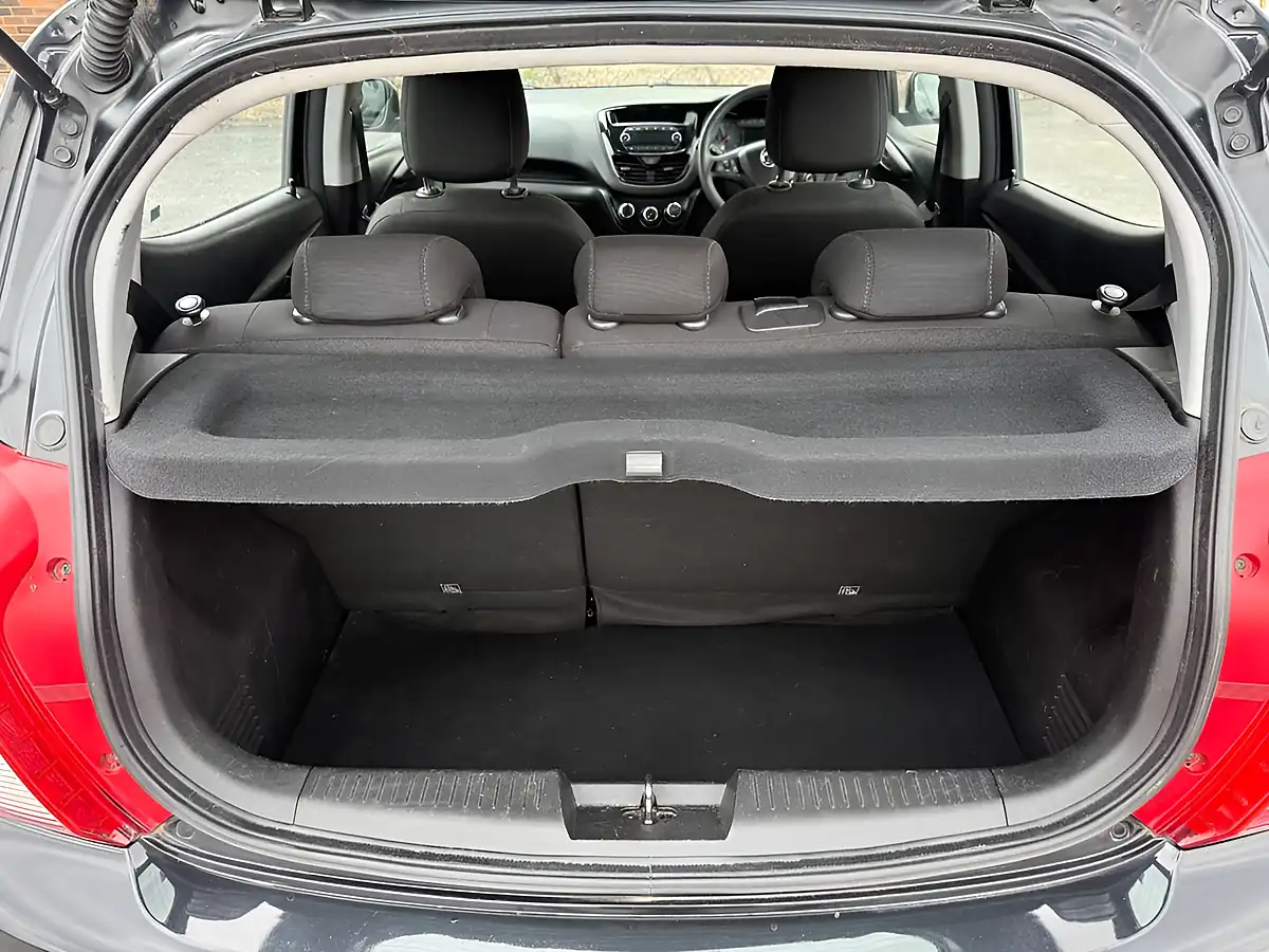 Used 2015 Vauxhall Viva Se Black - Interior and Exterior details 9