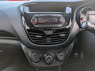 Used 2015 Vauxhall Viva Se Green - Interior and Exterior details 11