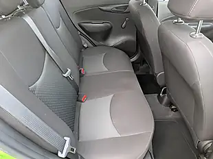 Used 2015 Vauxhall Viva Se Green - Interior and Exterior details 12