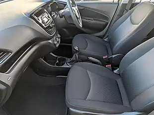 Used 2015 Vauxhall Viva Se Green - Interior and Exterior details 16