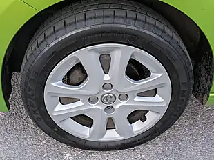 Used 2015 Vauxhall Viva Se Green - Interior and Exterior details 18