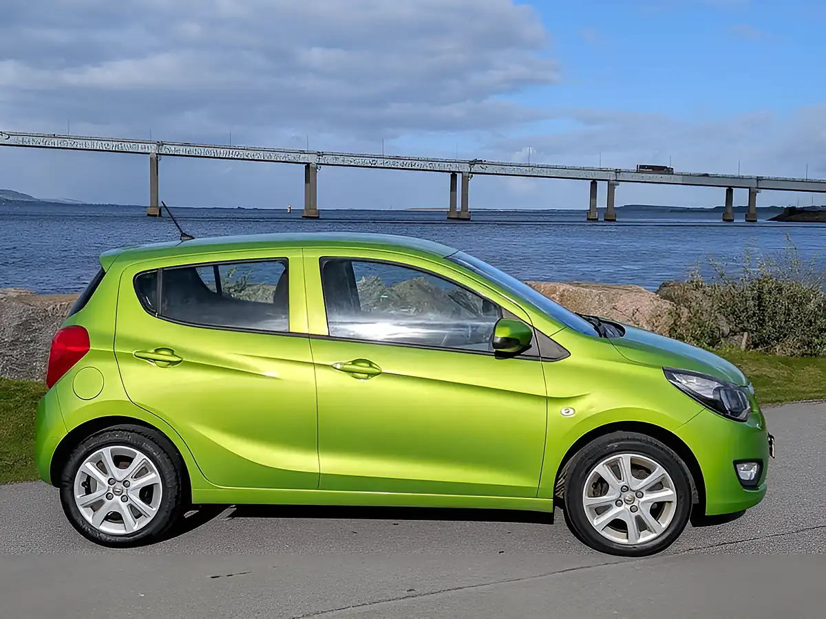 Used 2015 Vauxhall Viva Se Green - Interior and Exterior details 4