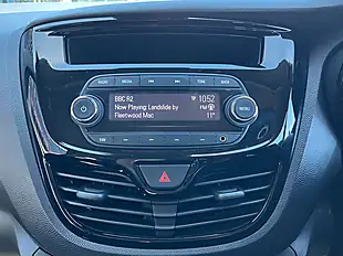 Used 2015 Vauxhall Viva Se Red - Interior and Exterior details 13