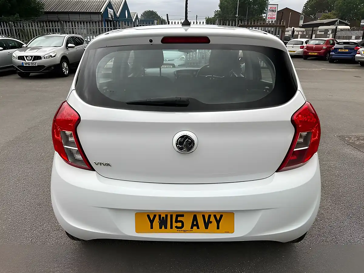Used 2015 Vauxhall Viva Se White - Interior and Exterior details 11