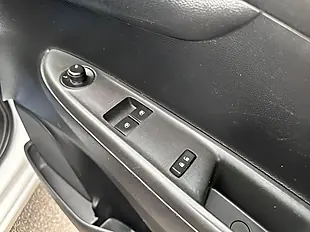 Used 2015 Vauxhall Viva Se White - Interior and Exterior details 14