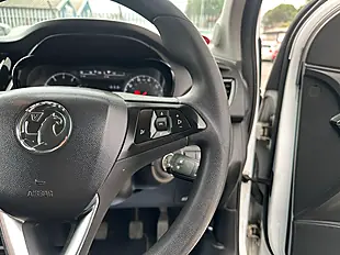 Used 2015 Vauxhall Viva Se White - Interior and Exterior details 16