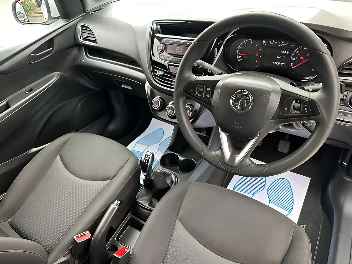 Used 2015 Vauxhall Viva Se White - Interior and Exterior details 2