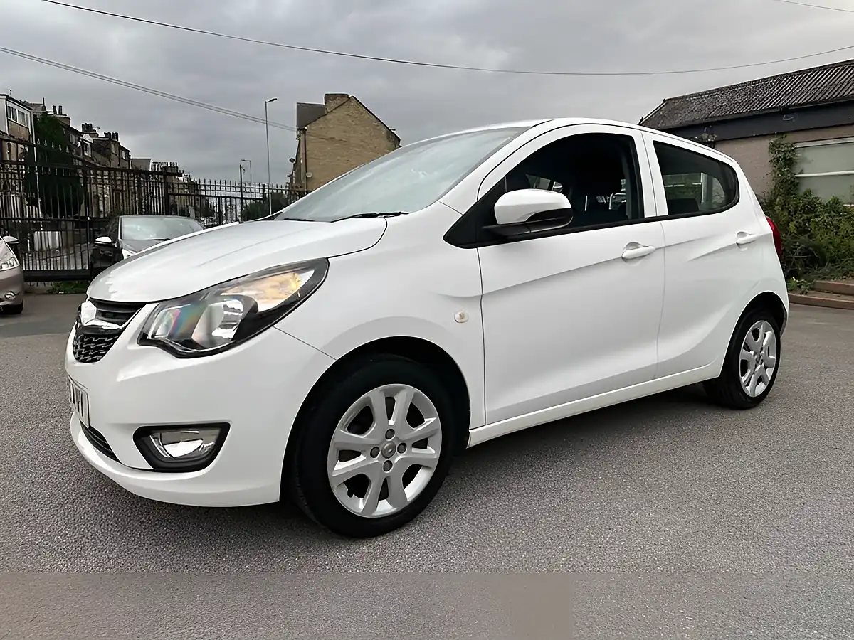 Used 2015 Vauxhall Viva Se White - Interior and Exterior details 5