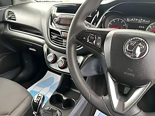 Used 2015 Vauxhall Viva Se White - Interior and Exterior details 8