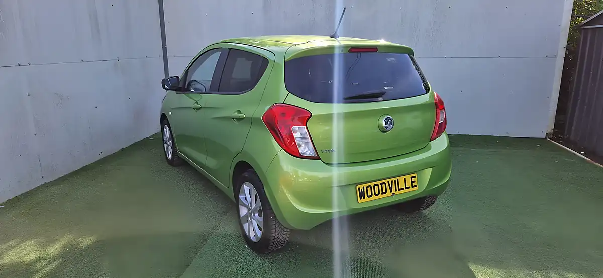 Used 2015 Vauxhall Viva Sl Green - Interior and Exterior details 10