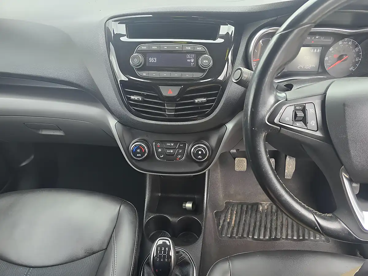 Used 2015 Vauxhall Viva Sl Purple - Interior and Exterior details 11