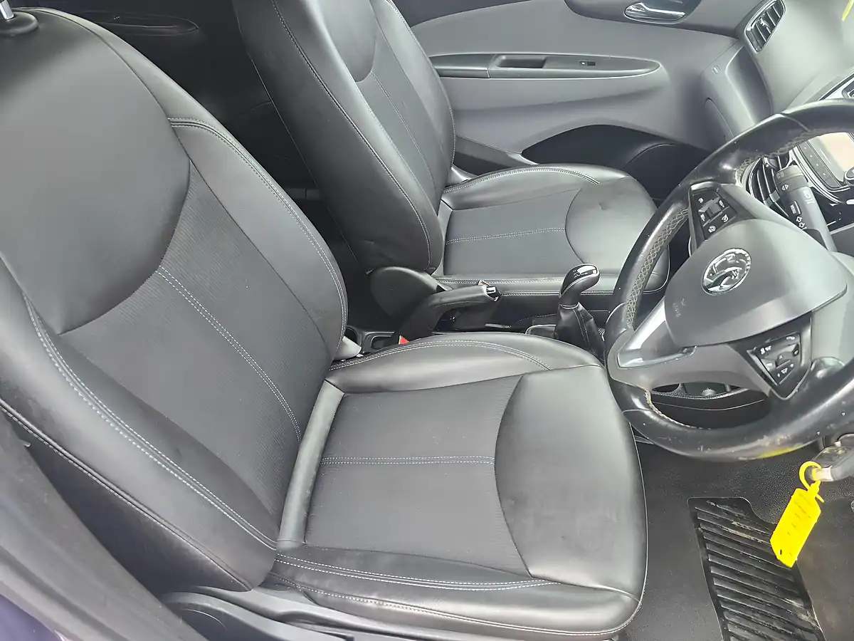 Used 2015 Vauxhall Viva Sl Purple - Interior and Exterior details 12