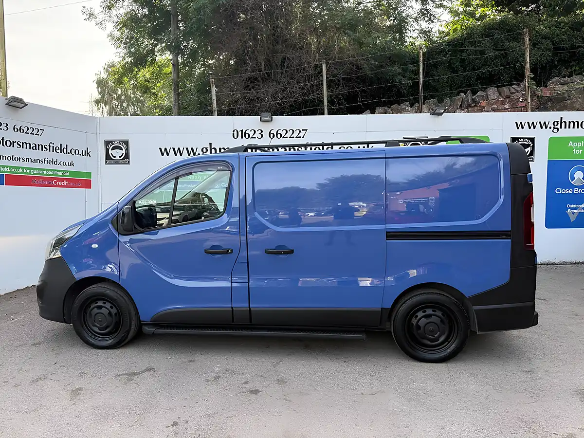 Used 2015 Vauxhall Vivaro 2700 L1 H1 Euro 5 5dr Blue - Interior and Exterior details 4