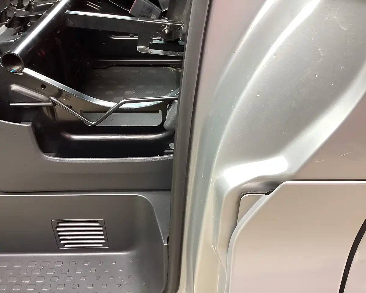Used 2015 Vauxhall Vivaro 2700 Sportif Silver - Interior and Exterior details 17