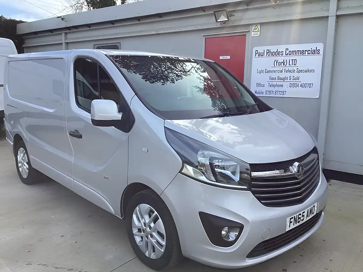 Used 2015 Vauxhall Vivaro 2700 Sportif Silver - Interior and Exterior details 2