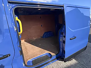 Used 2015 Vauxhall Vivaro 2900 Ecoflex L1H1 Blue - Interior and Exterior details 15