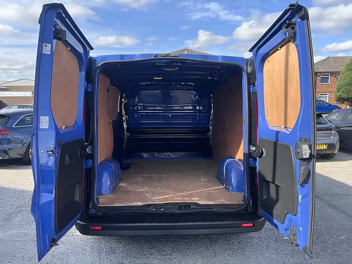 Used 2015 Vauxhall Vivaro 2900 Ecoflex L1H1 Blue - Interior and Exterior details 16