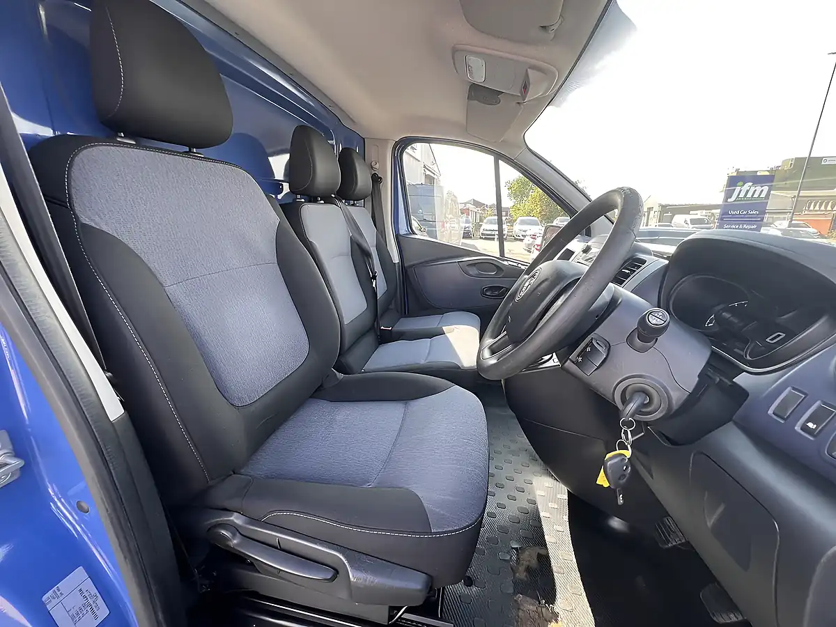 Used 2015 Vauxhall Vivaro 2900 Ecoflex L1H1 Blue - Interior and Exterior details 3