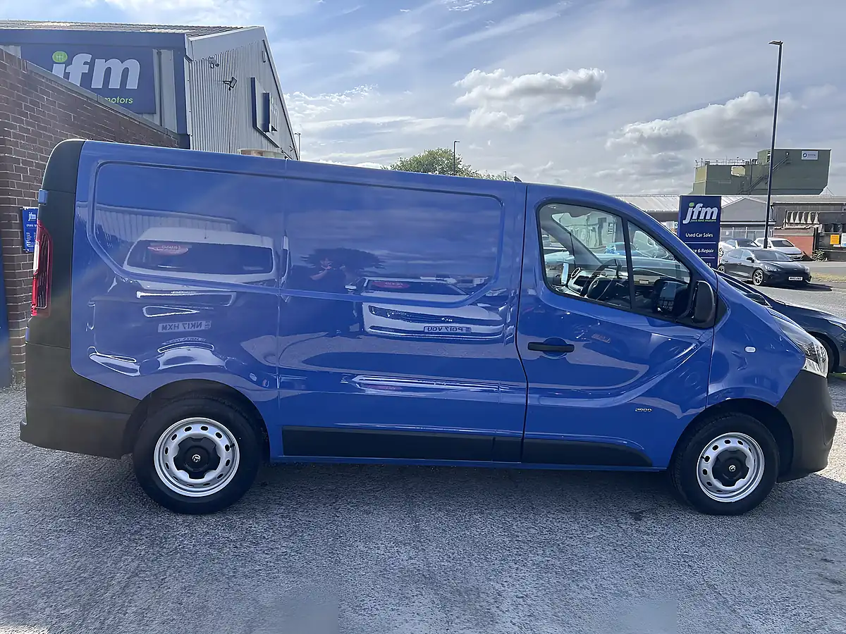 Used 2015 Vauxhall Vivaro 2900 Ecoflex L1H1 Blue - Interior and Exterior details 5