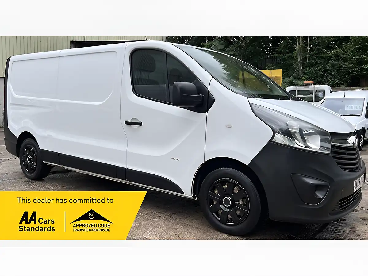 Used 2015 Vauxhall Vivaro 2900 L2 H1 Euro 5 White - Front View