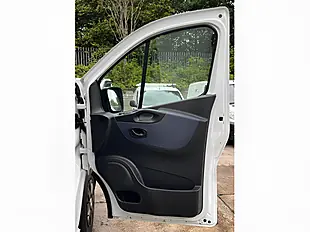 Used 2015 Vauxhall Vivaro 2900 L2 H1 Euro 5 White - Interior and Exterior details 15