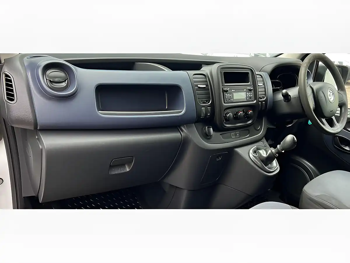 Used 2015 Vauxhall Vivaro 2900 L2 H1 Euro 5 White - Interior and Exterior details 19