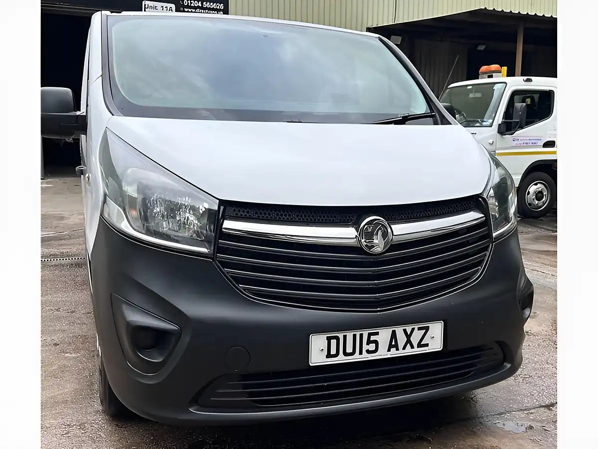 Used 2015 Vauxhall Vivaro 2900 L2 H1 Euro 5 White - Interior and Exterior details 3